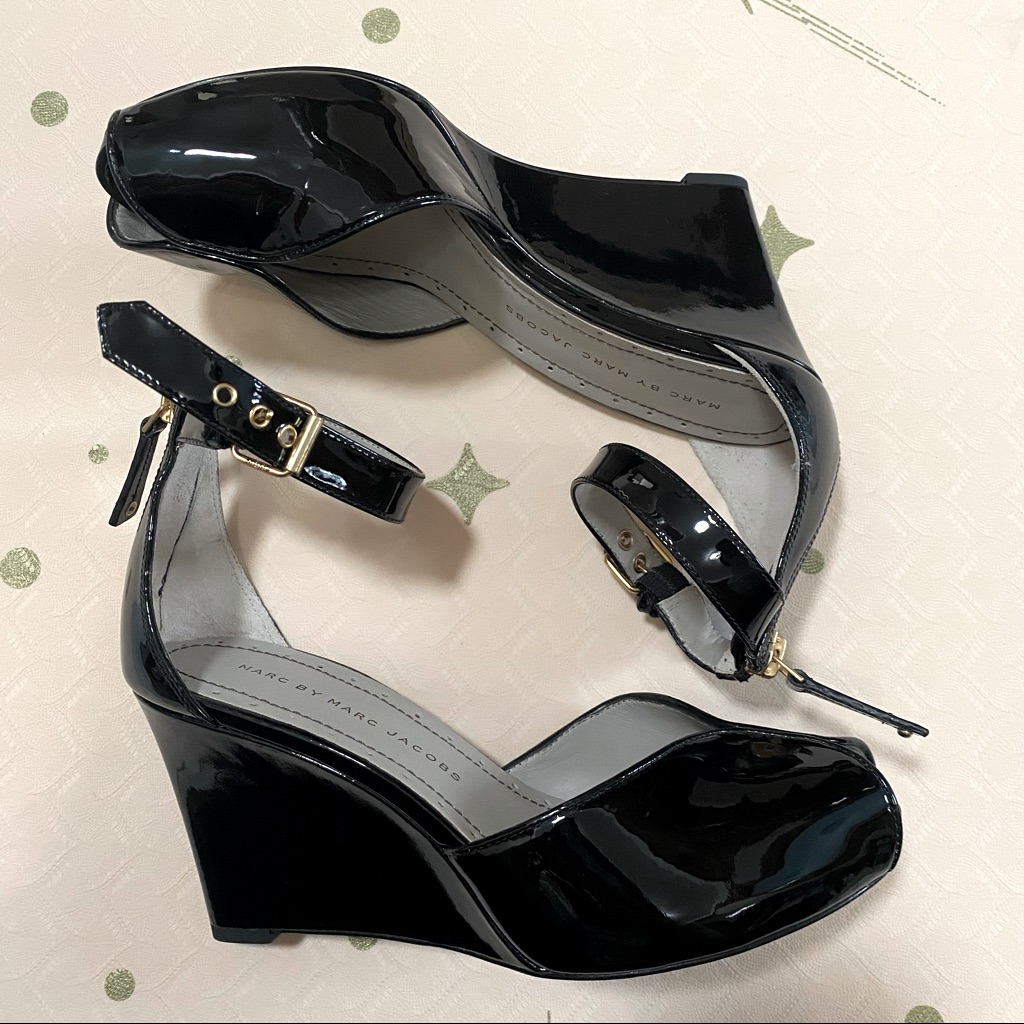 New Marc By Marc Jacobs Black Patent Wedges Size 36